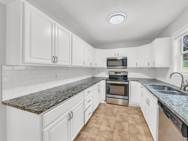 6456 NW 49th Street, Kansas City, MO 64151