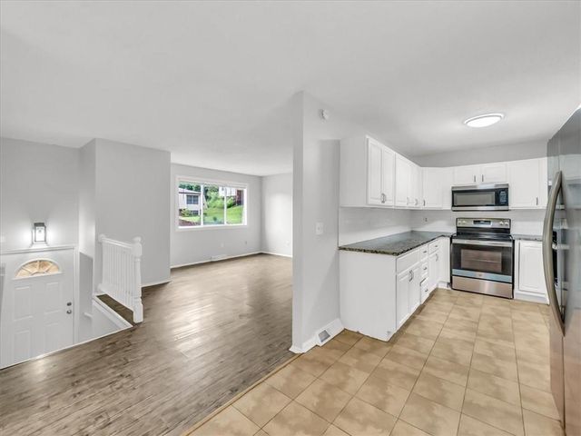 6456 NW 49th Street, Kansas City, MO 64151