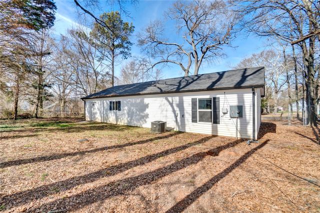 7 W 2nd Street, Williamston, SC 29697