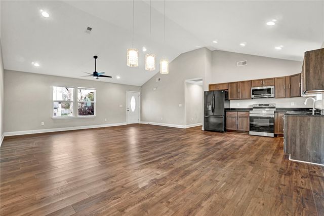 7 W 2nd Street, Williamston, SC 29697