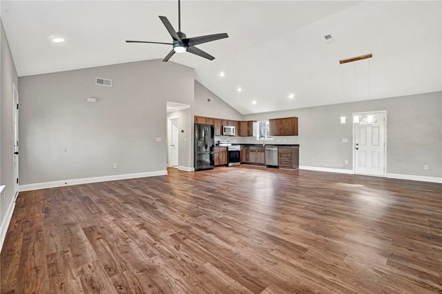 7 W 2nd Street, Williamston, SC 29697