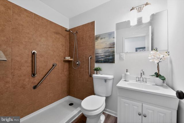 2011 E KINGS HWY, Coatesville, PA 19320