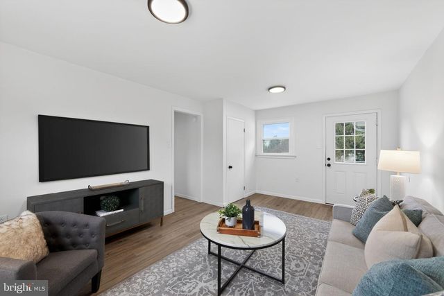 2011 E KINGS HWY, Coatesville, PA 19320