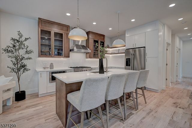 86 Watchung Ave 1, Montclair Twp., NJ 07043