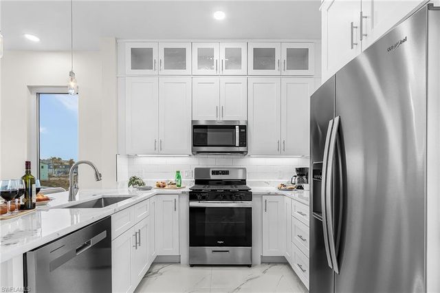 855 Lagoon ST 3, Fort Myers Beach, FL 33931