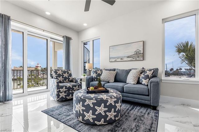 855 Lagoon ST 3, Fort Myers Beach, FL 33931