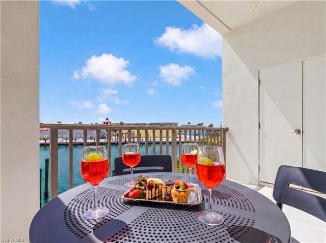 855 Lagoon ST 3, Fort Myers Beach, FL 33931