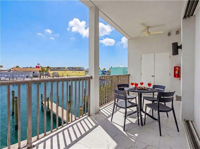 855 Lagoon ST 3, Fort Myers Beach, FL 33931