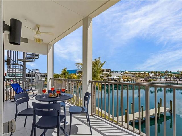 855 Lagoon ST 3, Fort Myers Beach, FL 33931