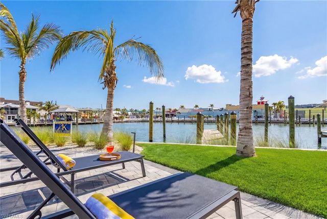 855 Lagoon ST 3, Fort Myers Beach, FL 33931