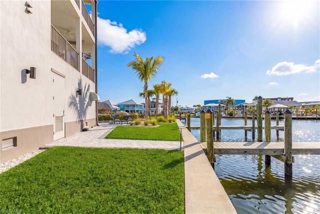 855 Lagoon ST 3, Fort Myers Beach, FL 33931
