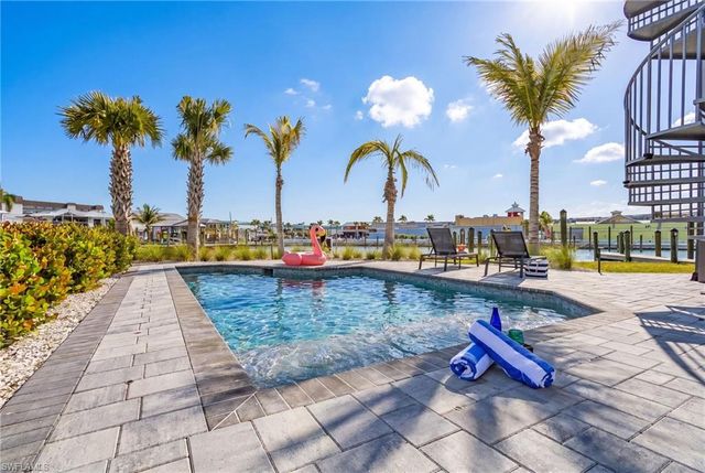 855 Lagoon ST 3, Fort Myers Beach, FL 33931
