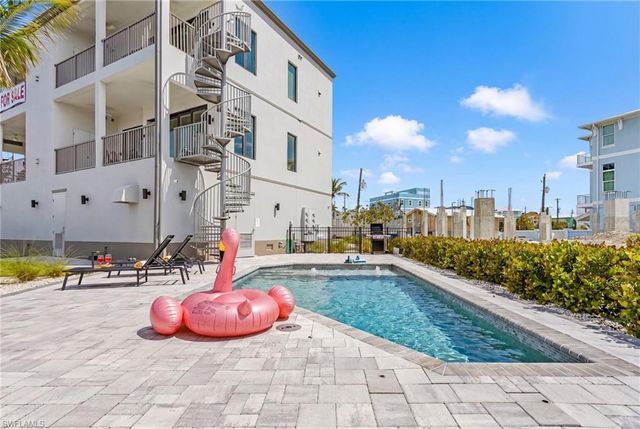 855 Lagoon ST 3, Fort Myers Beach, FL 33931