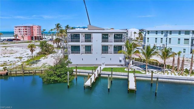 855 Lagoon ST 3, Fort Myers Beach, FL 33931