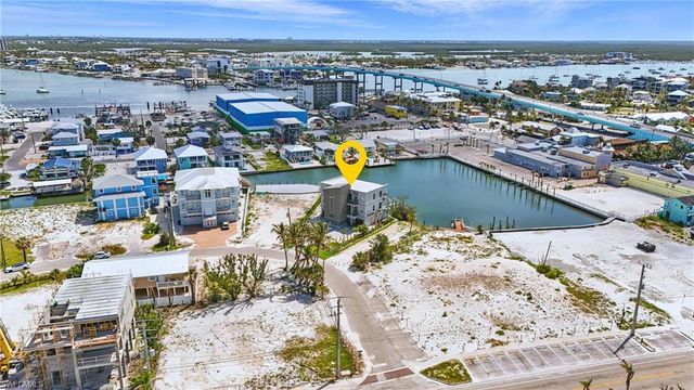 855 Lagoon ST 3, Fort Myers Beach, FL 33931