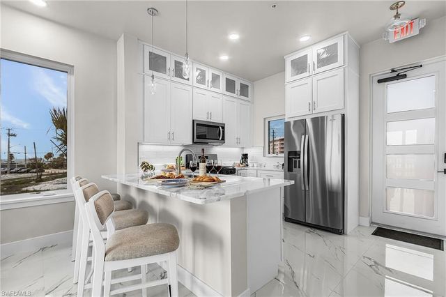 855 Lagoon ST 3, Fort Myers Beach, FL 33931