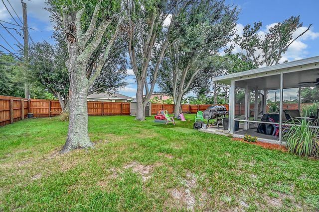 1250 SW Calmar Avenue, Port St Lucie, FL 34953