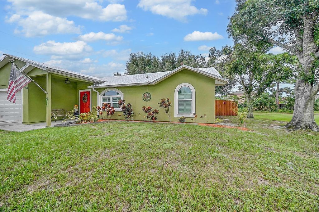 1250 SW Calmar Avenue, Port St Lucie, FL 34953
