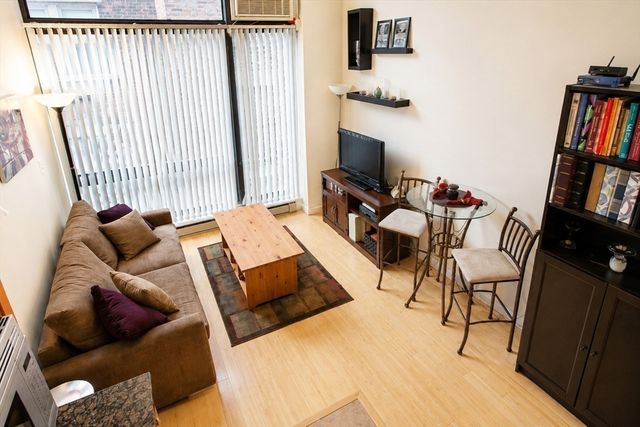 12 Stoneholm St 407, Boston, MA 02115