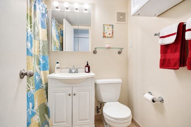 12 Stoneholm St 407, Boston, MA 02115