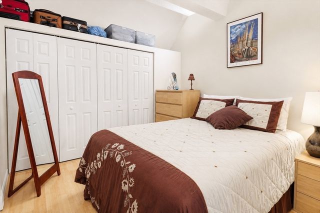 12 Stoneholm St 407, Boston, MA 02115