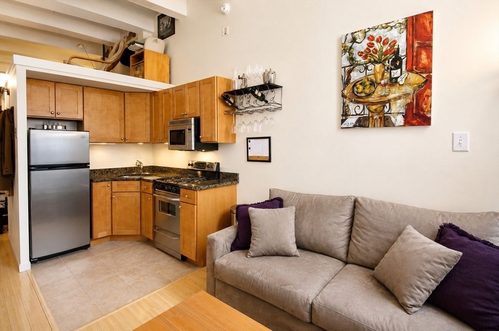 12 Stoneholm St 407, Boston, MA 02115