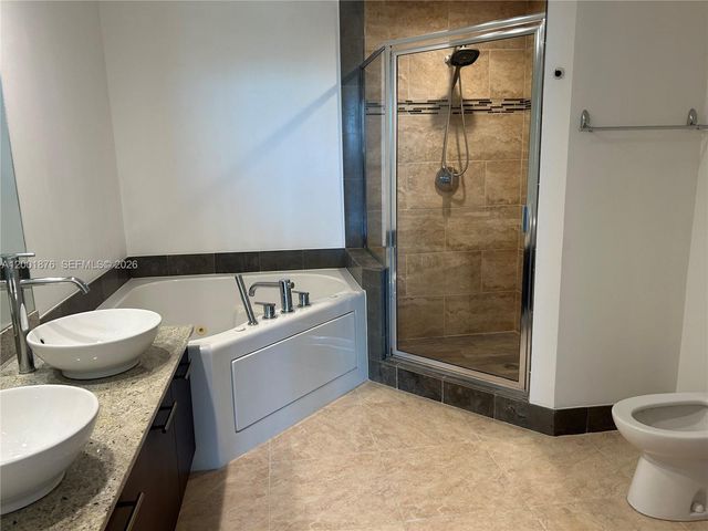 3029 NE 188th St 905, Aventura, FL 33180