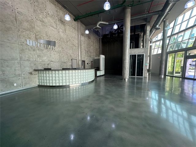 3029 NE 188th St 905, Aventura, FL 33180