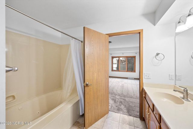 2822 Pleasant Hill Road, Maumee, OH 43537