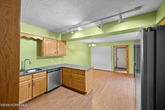 2822 Pleasant Hill Road, Maumee, OH 43537