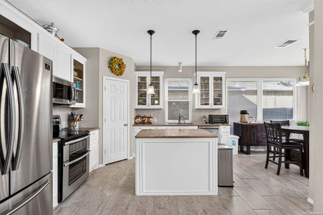 9211 Brae Moss, San Antonio, TX 78249