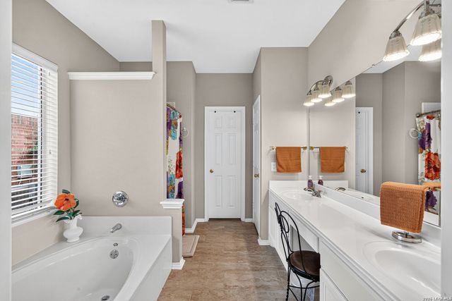 9211 Brae Moss, San Antonio, TX 78249
