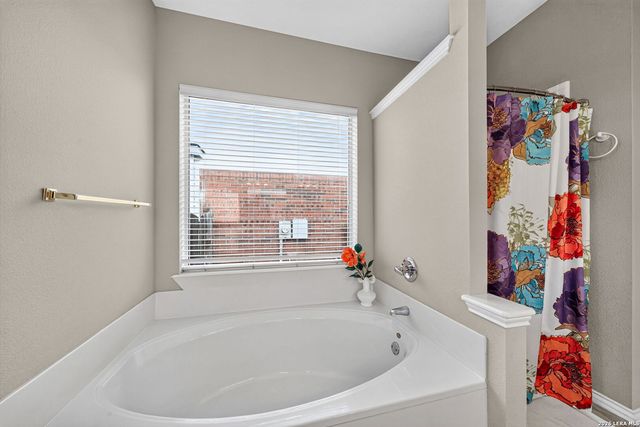 9211 Brae Moss, San Antonio, TX 78249