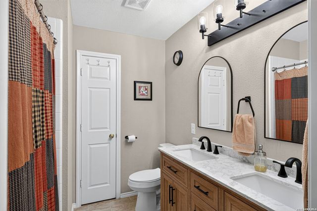 9211 Brae Moss, San Antonio, TX 78249