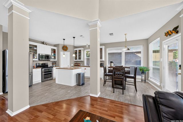 9211 Brae Moss, San Antonio, TX 78249