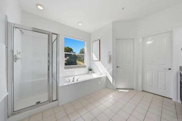1921 Cresthaven Drive, Vista, CA 92084