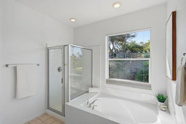 1921 Cresthaven Drive, Vista, CA 92084