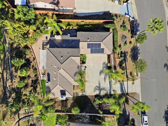 1921 Cresthaven Drive, Vista, CA 92084