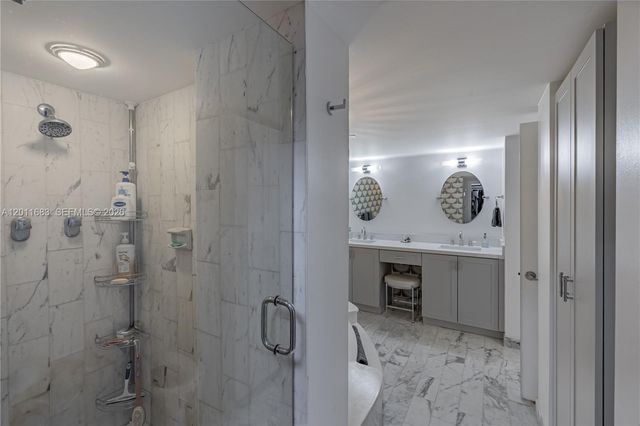 4000 Towerside Ter 308, Miami, FL 33138