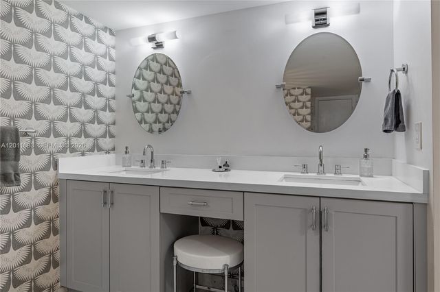 4000 Towerside Ter 308, Miami, FL 33138
