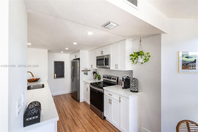 4000 Towerside Ter 308, Miami, FL 33138