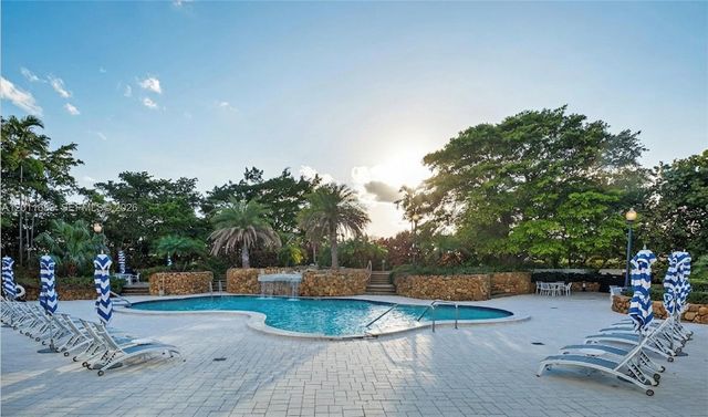 4000 Towerside Ter 308, Miami, FL 33138