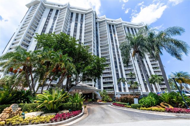 4000 Towerside Ter 308, Miami, FL 33138