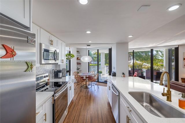 4000 Towerside Ter 308, Miami, FL 33138