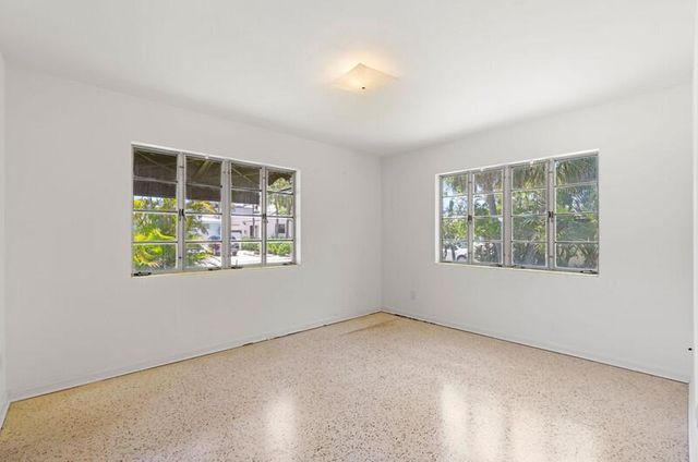 1725 N Lakeside Drive, Lake Worth Beach, FL 33460