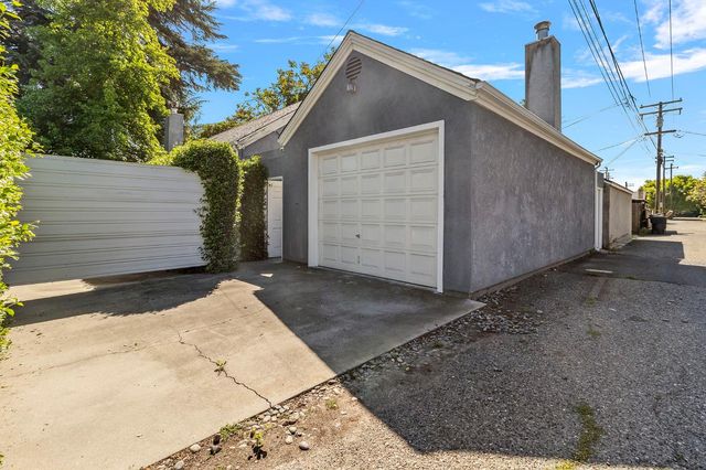 1615 College Ave, Modesto, CA 95350