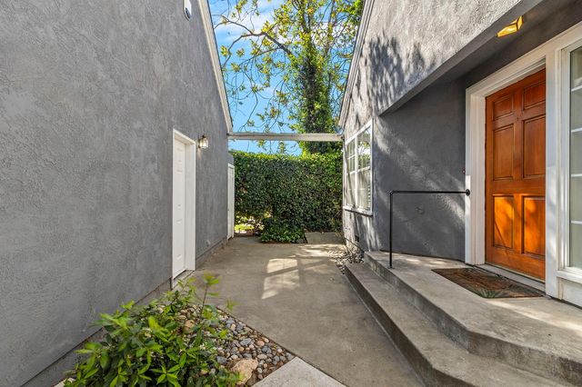 1615 College Ave, Modesto, CA 95350