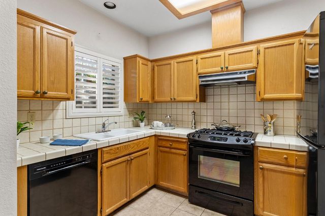 1615 College Ave, Modesto, CA 95350