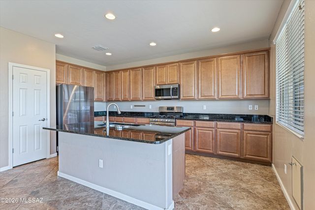 11410 E Desert Raptor Loop, Tucson, AZ 85747