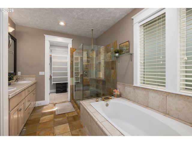 16 Se 46TH Dr, Gresham, OR 97080